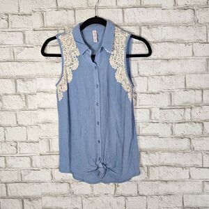 Xhilaration cute button down tank